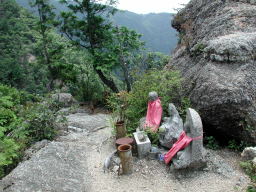 写真 滝谷不動の石像