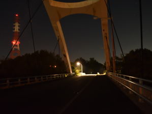 写真１ 海蔵川を渡る橋