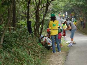 写真4 山頂遊歩道にて 写真4