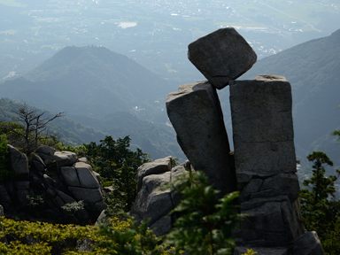 写真2 中道・地蔵岩 写真2