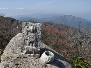 写真10 富士見岩・摩利支天 写真10