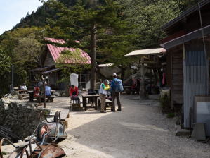 写真9 藤内小屋にて 写真9 藤内小屋にて