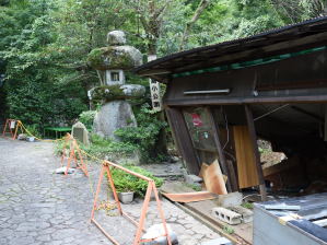 写真11 翠明館前 写真11 翠明館前