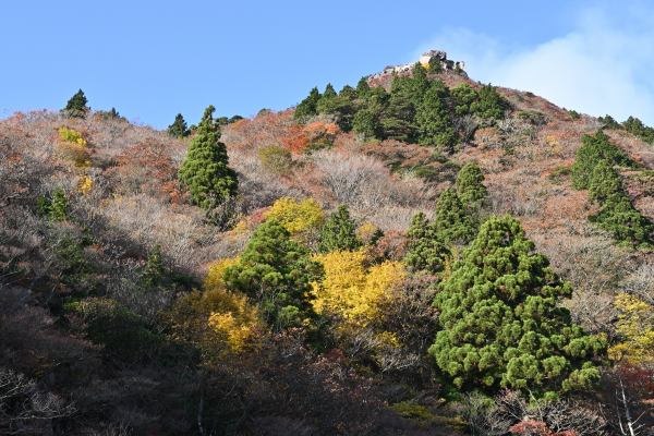 写真3 御在所岳、七合目から 写真3 御在所岳、七合目から