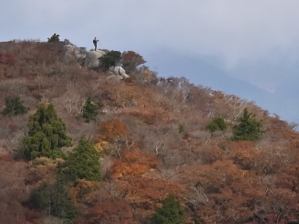 写真8 国見岳山頂の登山者 写真8 国見岳山頂