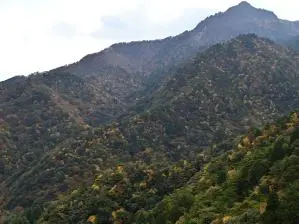写真3 鎌ヶ岳 写真3 鎌形岳