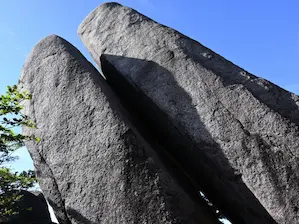 写真1 オバレ石 写真1 オバレ石