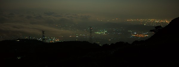 写真３ 夜景 ６合目手前にて