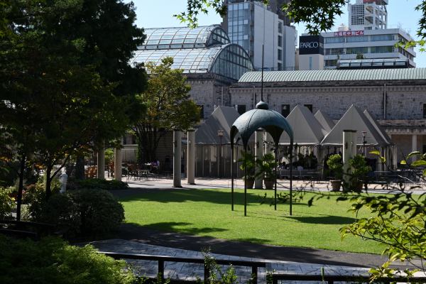 写真4 久屋大通庭園フラリエにて 写真4 久屋大通庭園フラリエにて